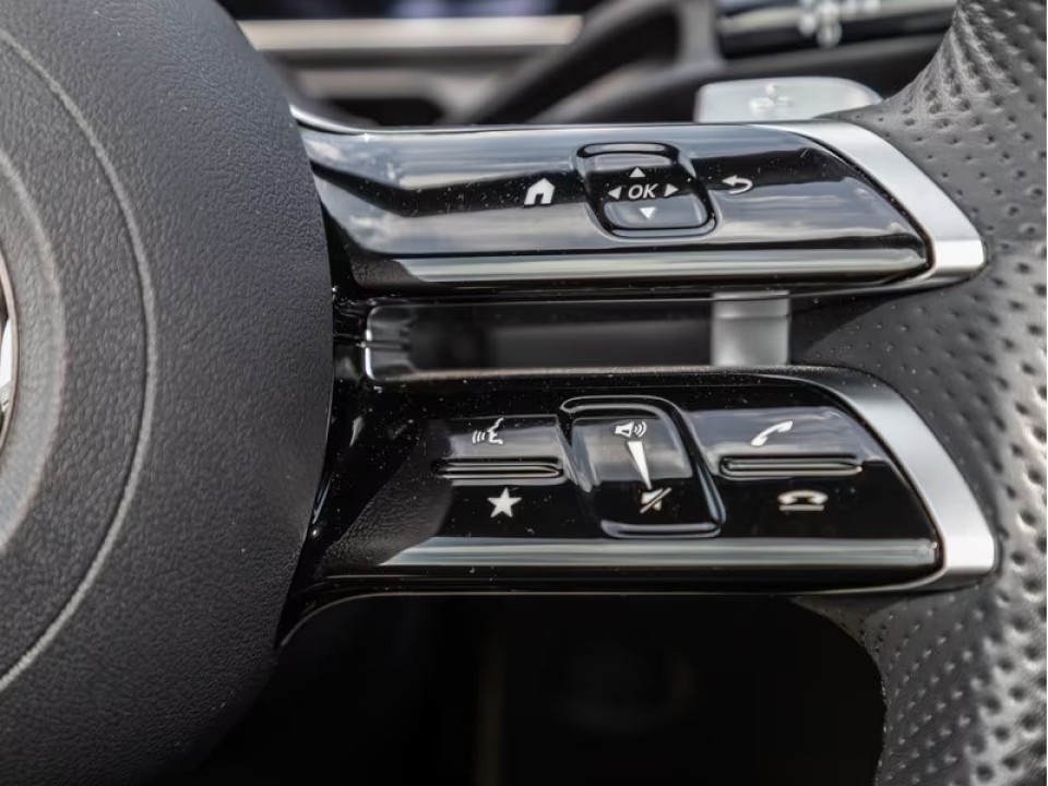 Mercedes-Benz CLE 300 4MATIC Cabrio AMG - foto 14
