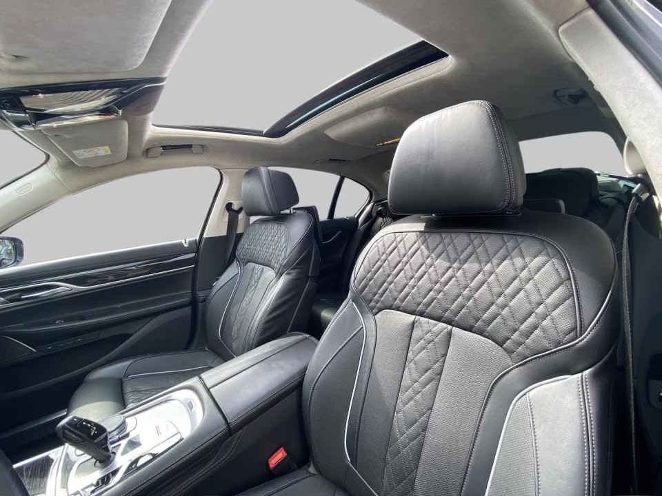 BMW Seria 7 750i xDrive M-Sport - foto 19