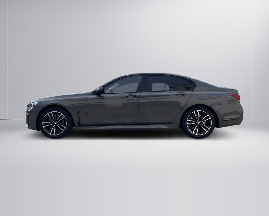 BMW Seria 7 750i xDrive M-Sport (4)