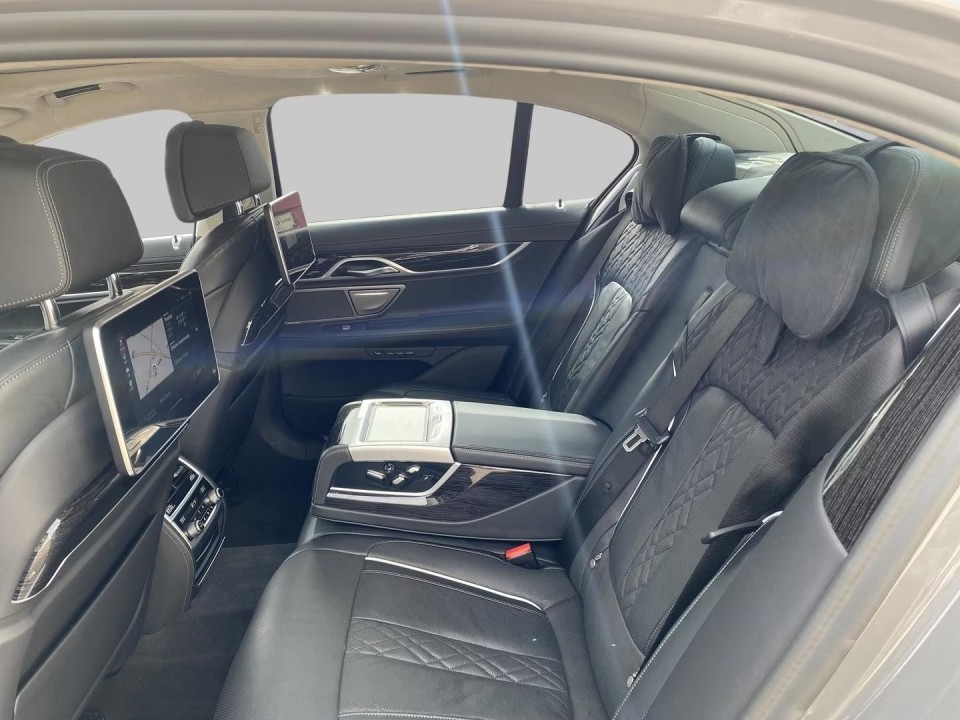 BMW Seria 7 750i xDrive M-Sport - foto 21