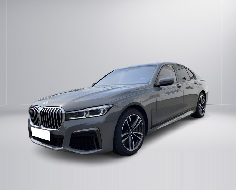 BMW Seria 7 750i xDrive M-Sport (5)