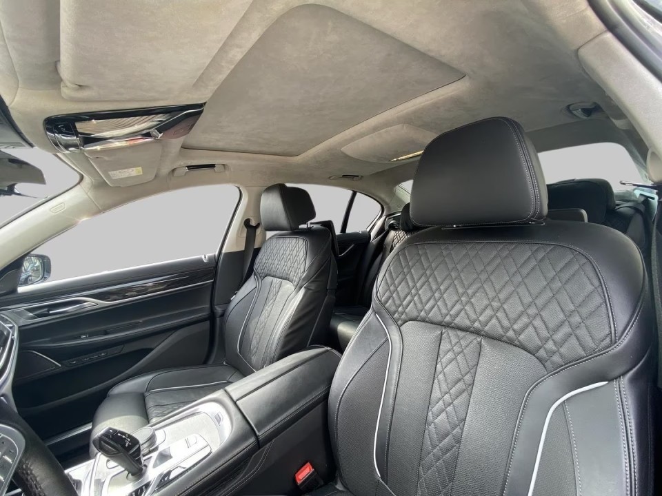 BMW Seria 7 750i xDrive M-Sport - foto 18