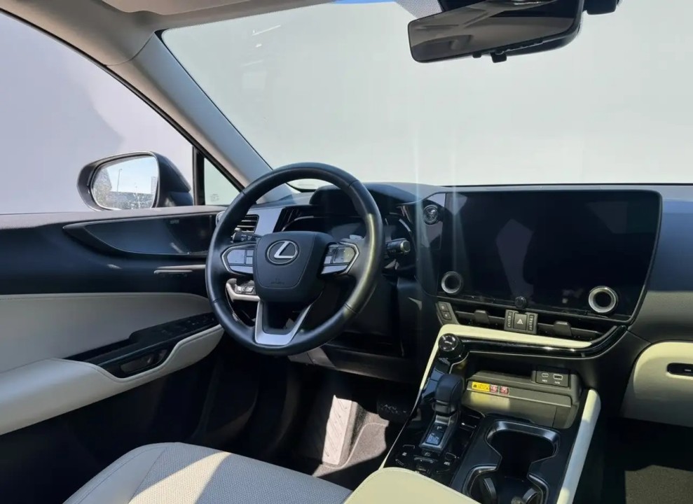 Lexus Seria NX 350h AWD President - foto 6