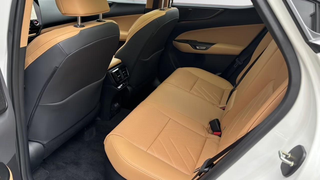 Lexus Seria NX 350h - foto 7
