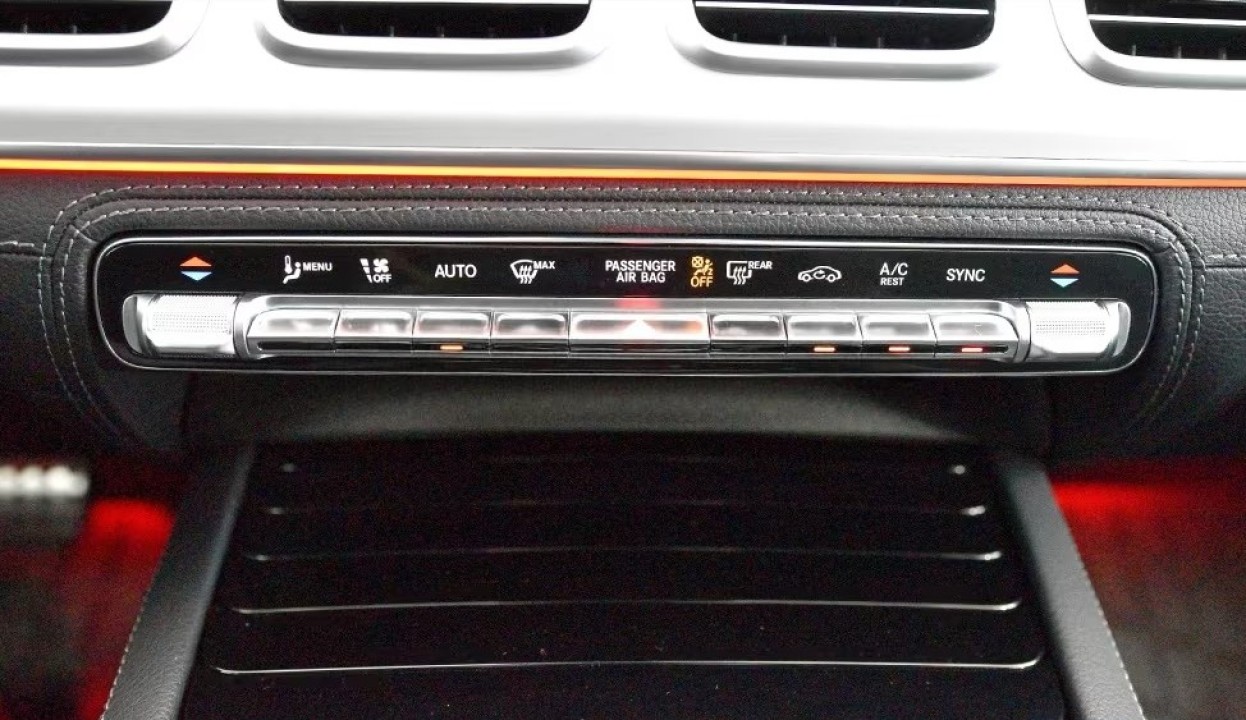 Mercedes-Benz GLE Coupé 300d 4MATIC AMG - foto 11
