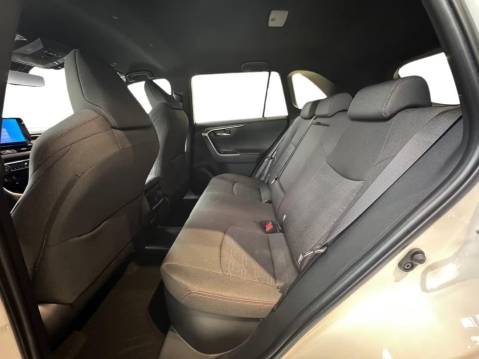 Toyota RAV4 - foto 16