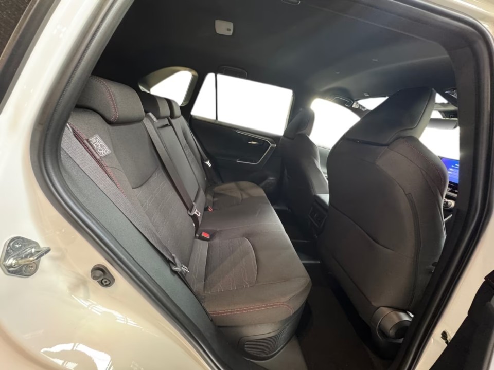 Toyota RAV4 - foto 15