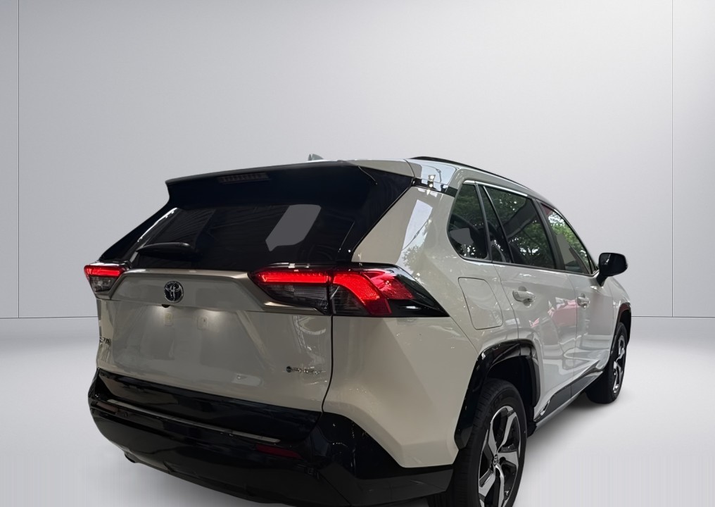 Toyota RAV4 (3)