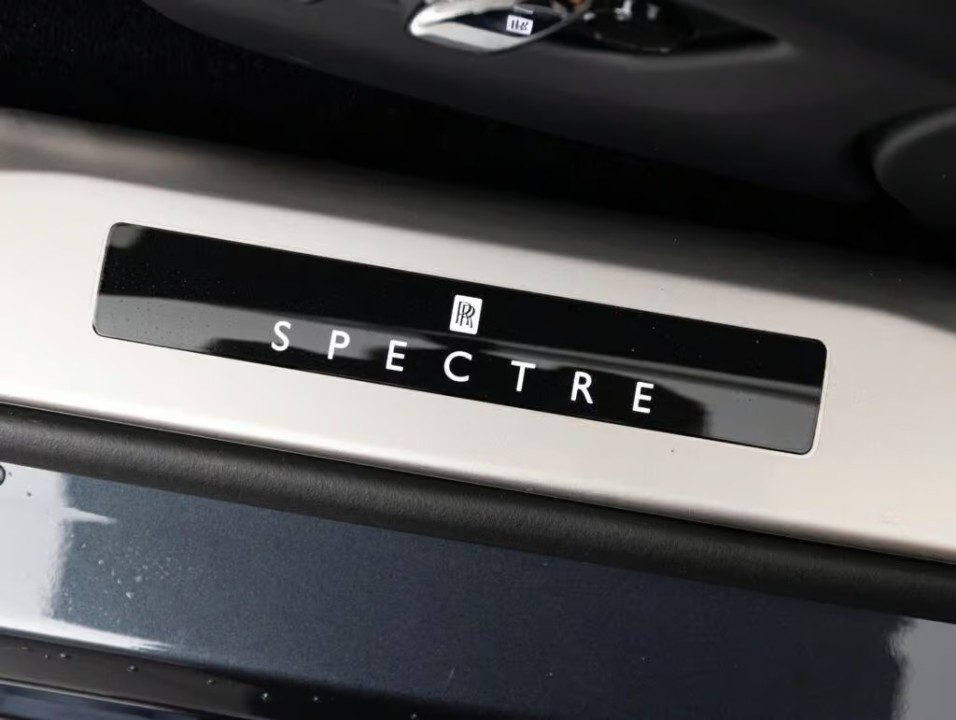 Rolls-Royce Spectre - foto 17