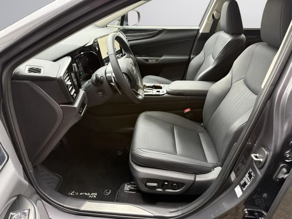 Lexus Seria NX 450h+ AWD Luxury (5)