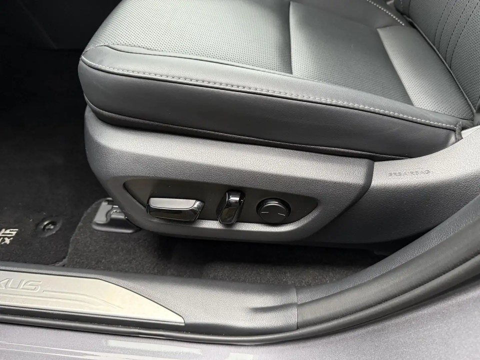 Lexus Seria NX 450h+ AWD Luxury - foto 13