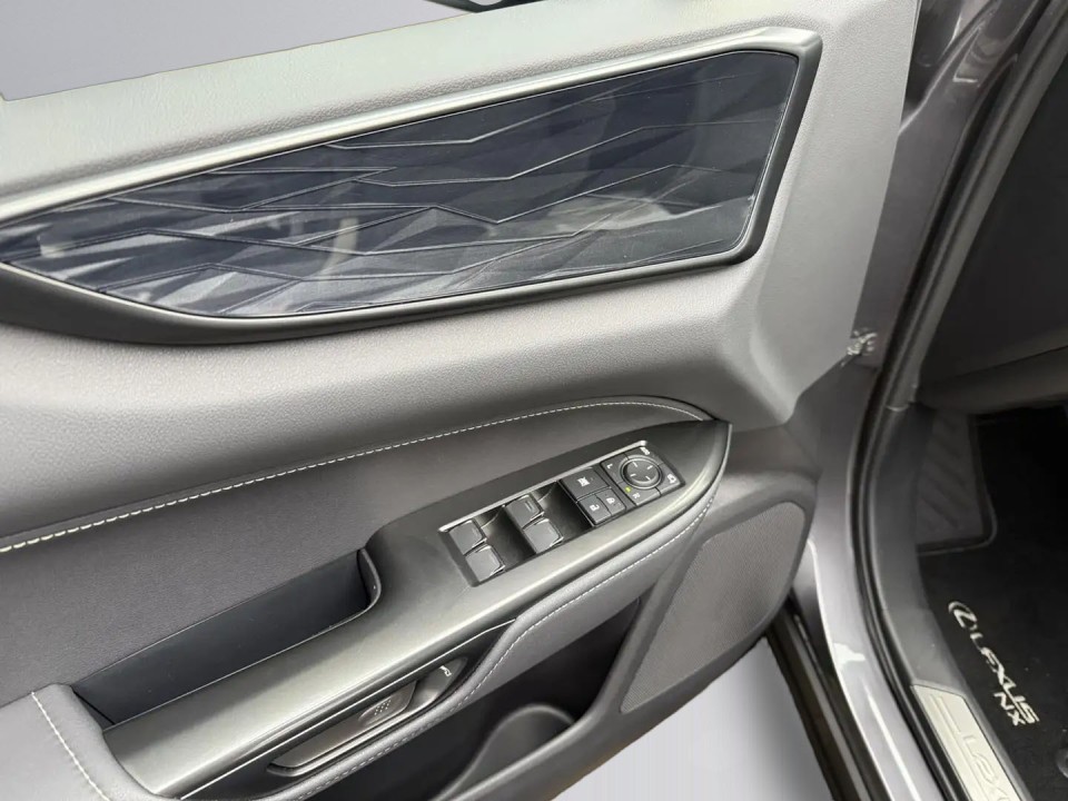Lexus Seria NX 450h+ AWD Luxury - foto 21