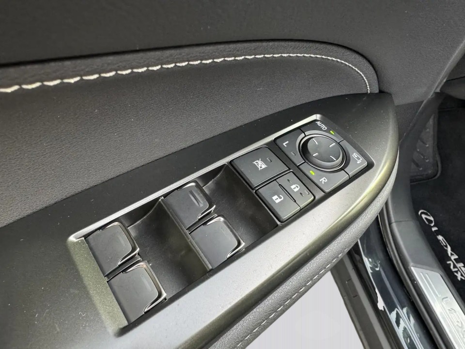 Lexus Seria NX 450h+ AWD Luxury Line - foto 26
