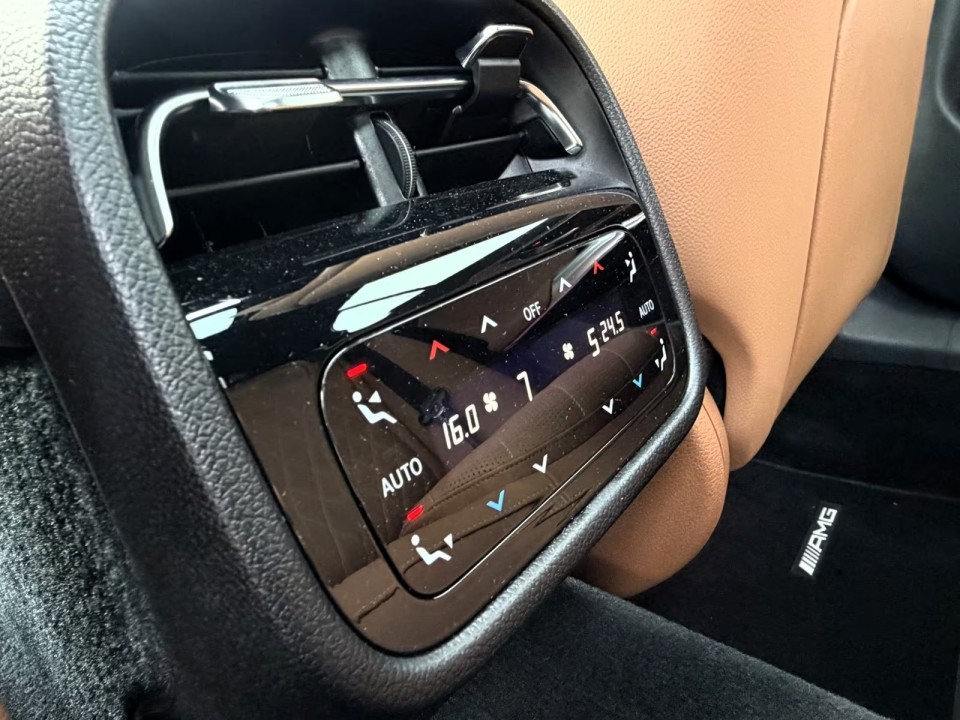 Mercedes-Benz E 220d AMG - foto 19