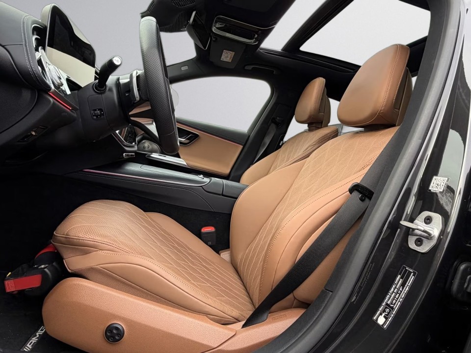 Mercedes-Benz E 220d AMG - foto 14