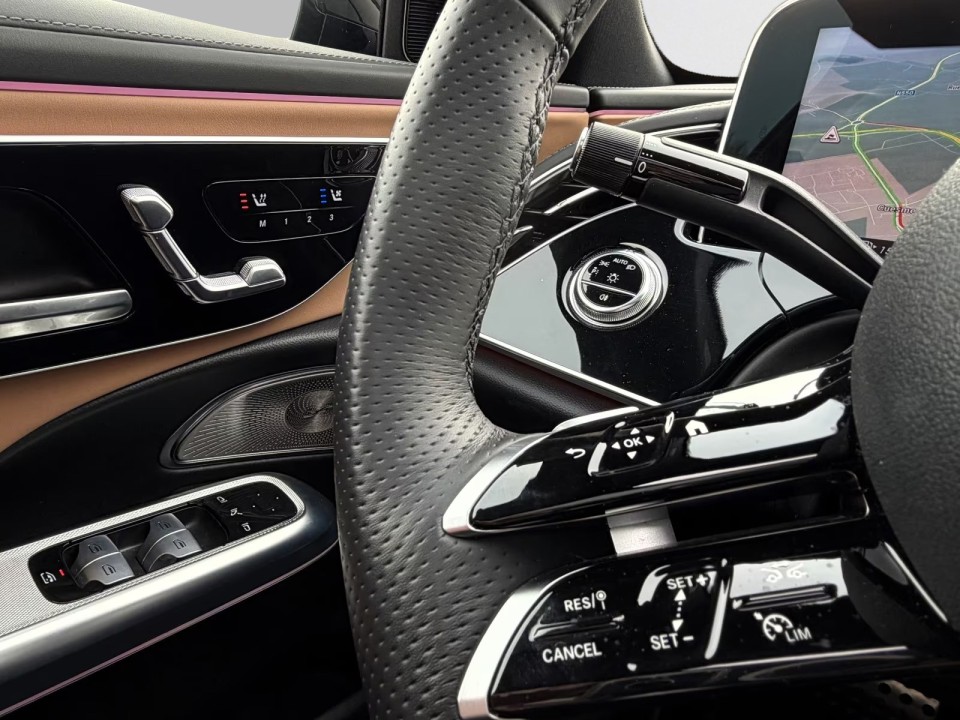 Mercedes-Benz E 220d AMG - foto 16