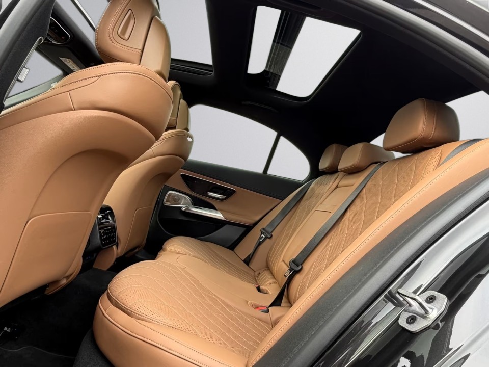 Mercedes-Benz E 220d AMG - foto 22