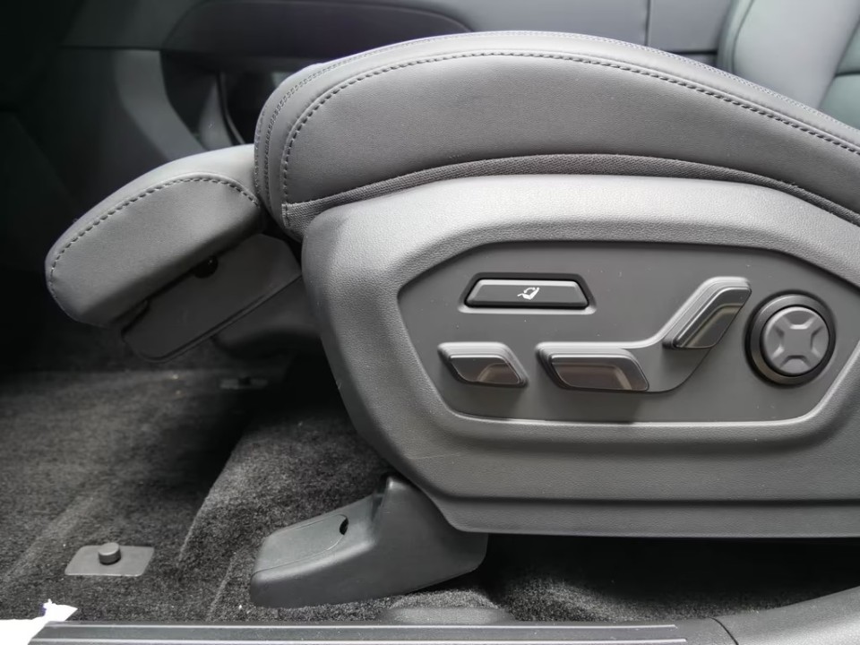 Hyundai Santa Fe - foto 13