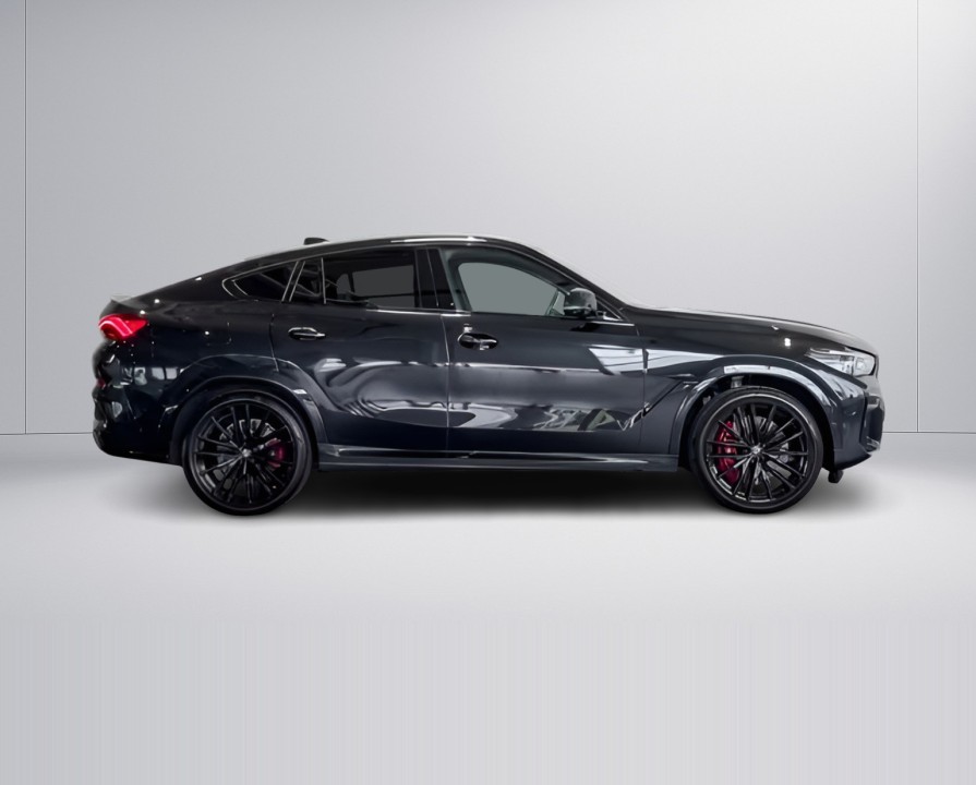 BMW X6 M50i xDrive (3)