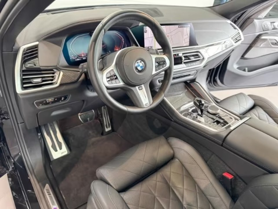 BMW X6 M50i xDrive - foto 12