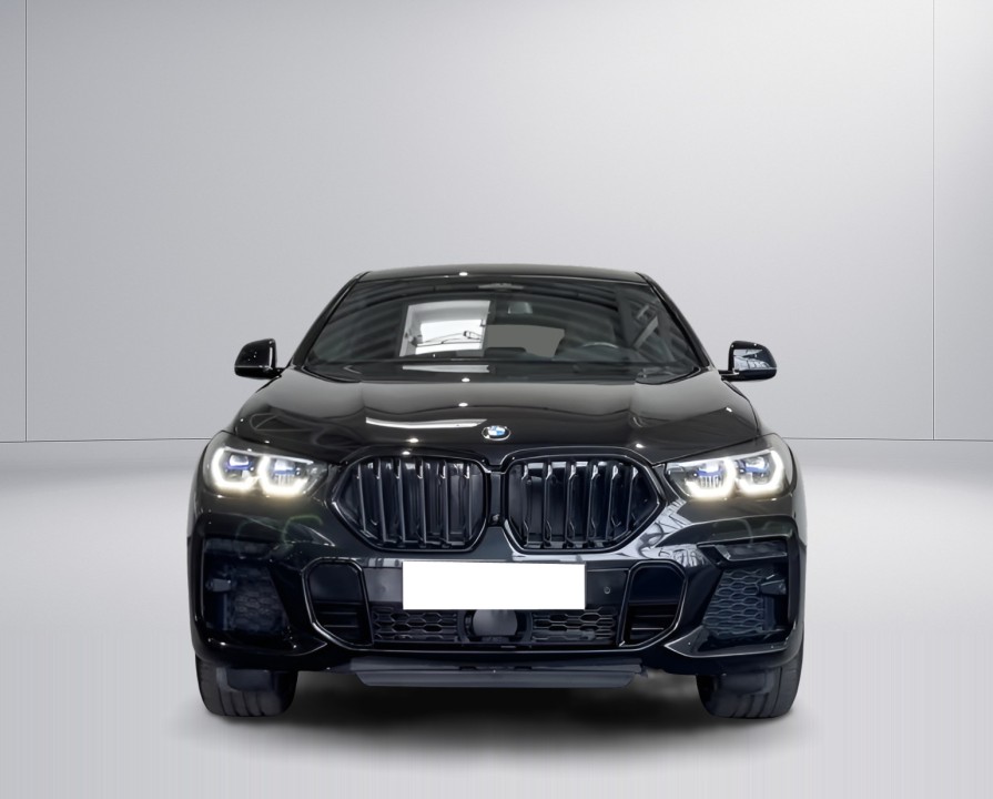 BMW X6 M50i xDrive (2)