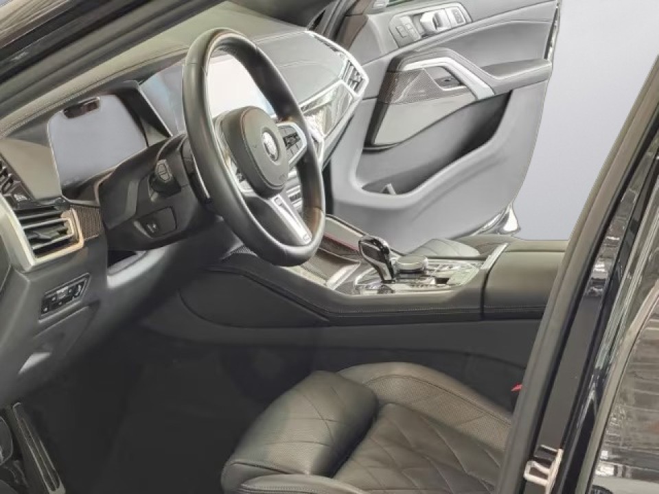 BMW X6 M50i xDrive - foto 13