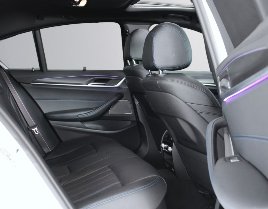BMW Seria 5 545e xDrive M-Sport - foto 20