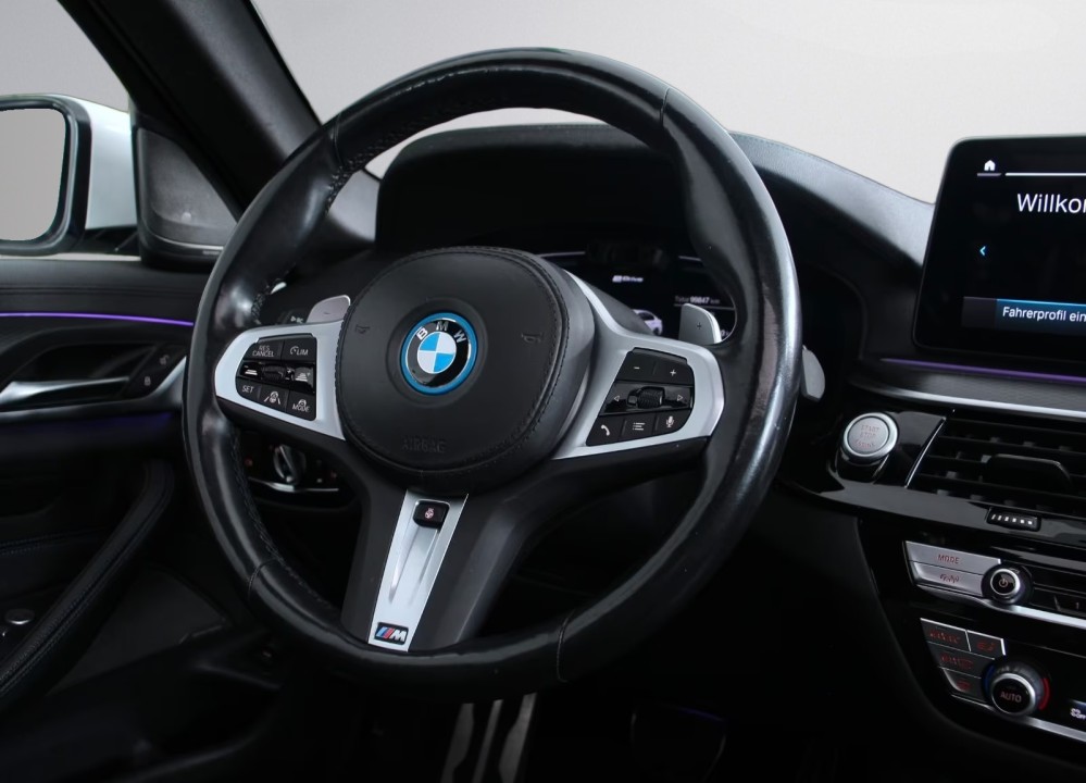 BMW Seria 5 545e xDrive M-Sport - foto 8