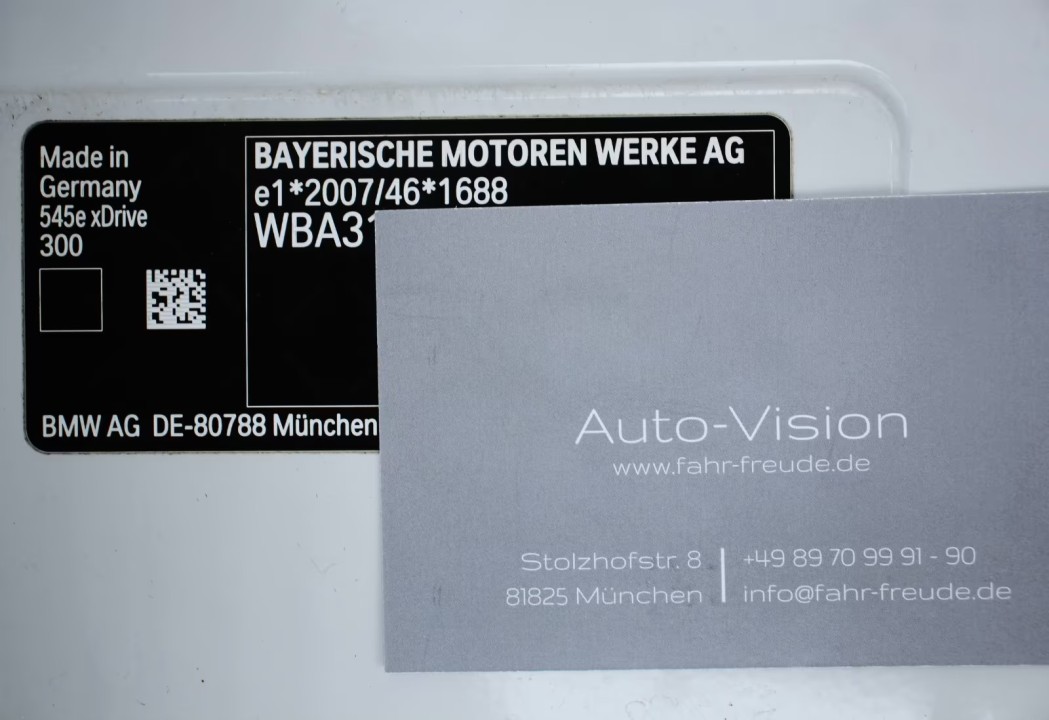 BMW Seria 5 545e xDrive M-Sport - foto 24