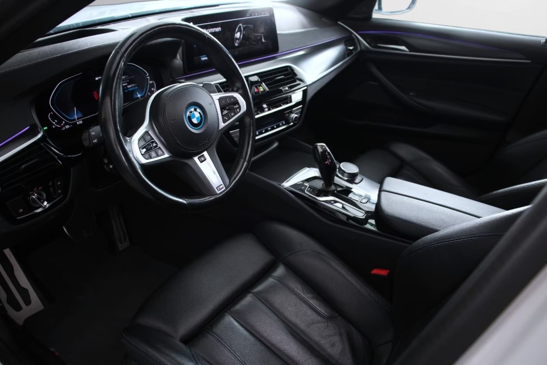 BMW Seria 5 545e xDrive M-Sport - foto 9