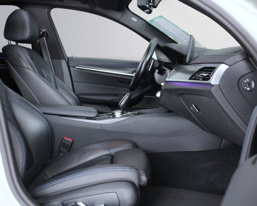 BMW Seria 5 545e xDrive M-Sport - foto 12