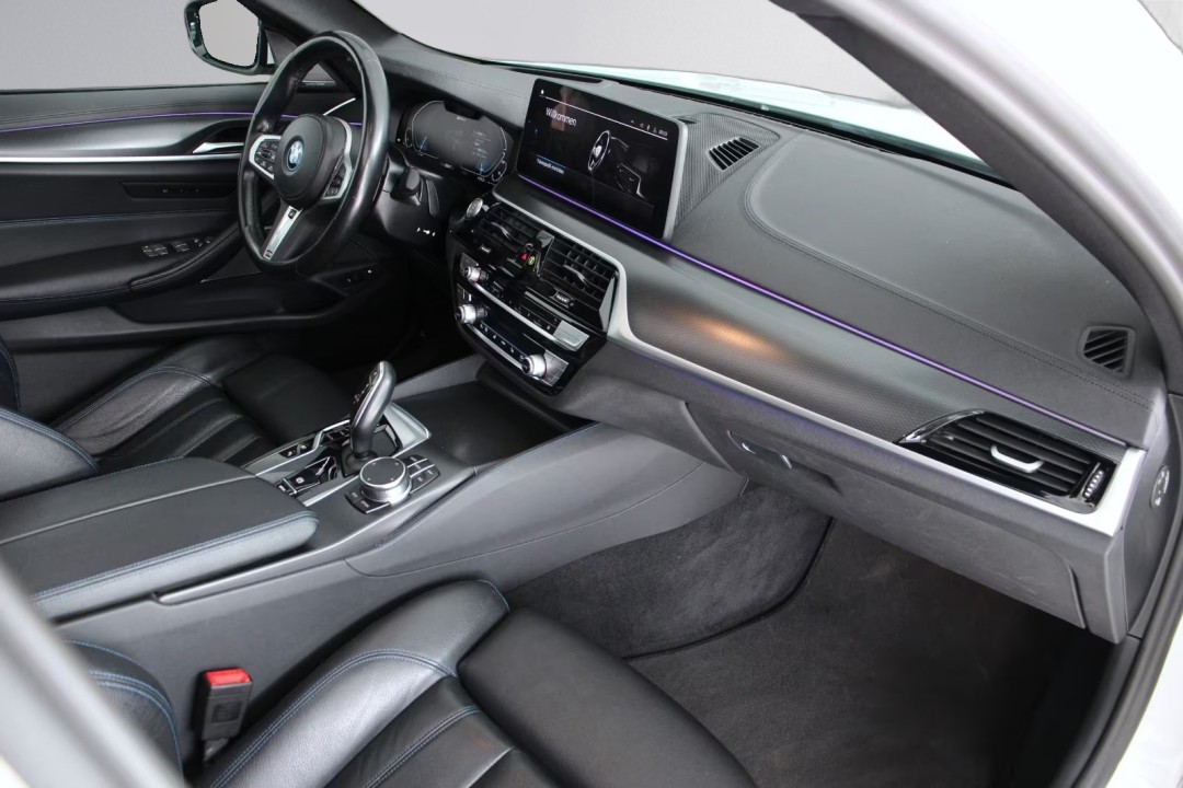 BMW Seria 5 545e xDrive M-Sport - foto 10