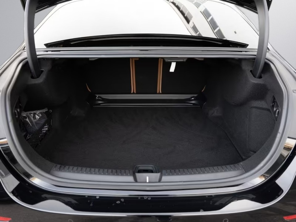 Mercedes-Benz E 220d 4MATIC AMG - foto 22