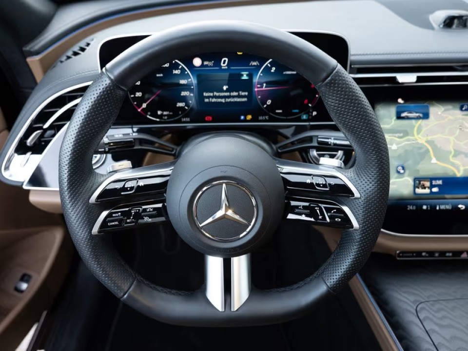 Mercedes-Benz E 220d 4MATIC AMG - foto 8