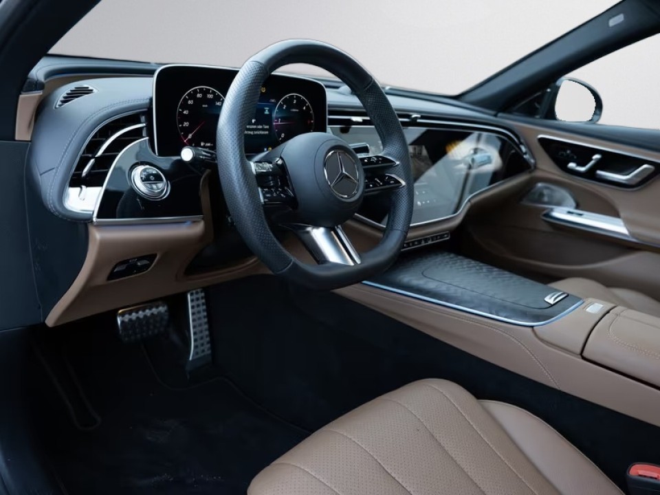 Mercedes-Benz E 220d 4MATIC AMG (4)