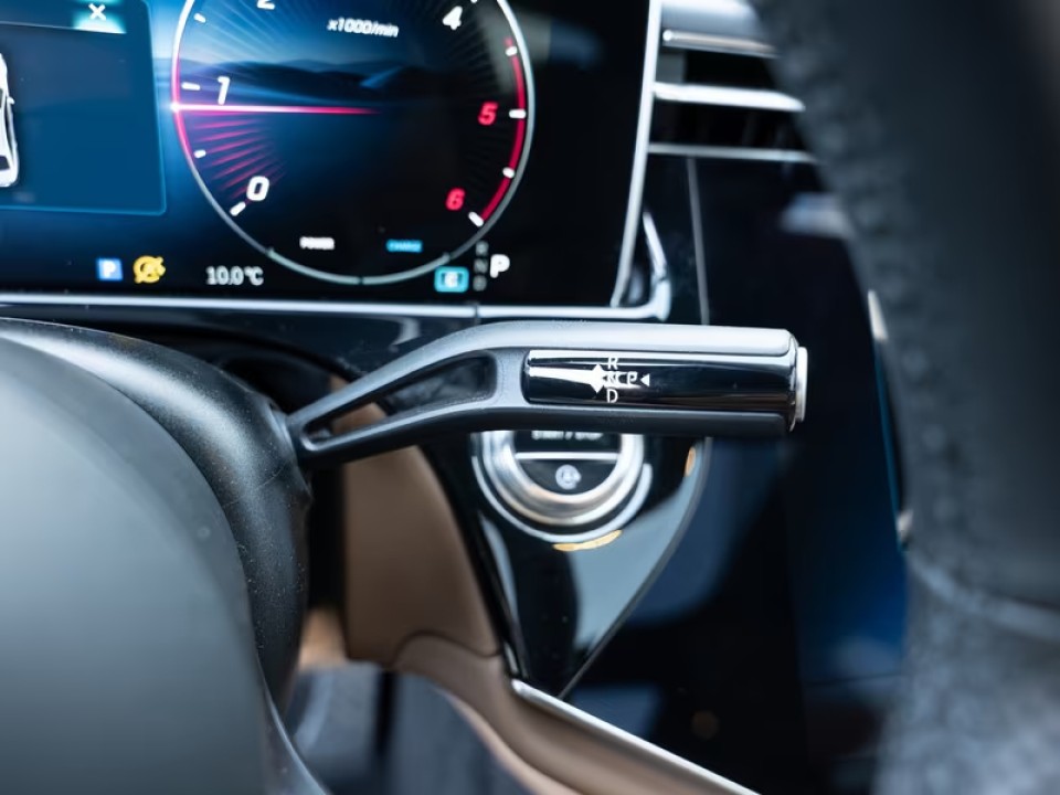 Mercedes-Benz E 220d 4MATIC AMG - foto 11