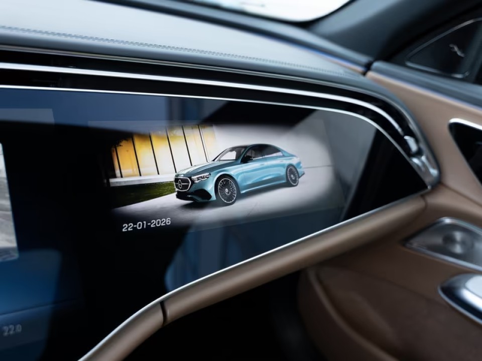 Mercedes-Benz E 220d 4MATIC AMG - foto 18