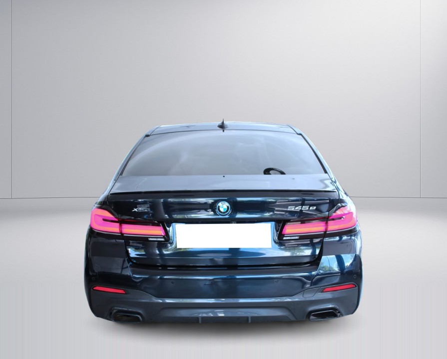 BMW Seria 5 545e xDrive M Sport (3)