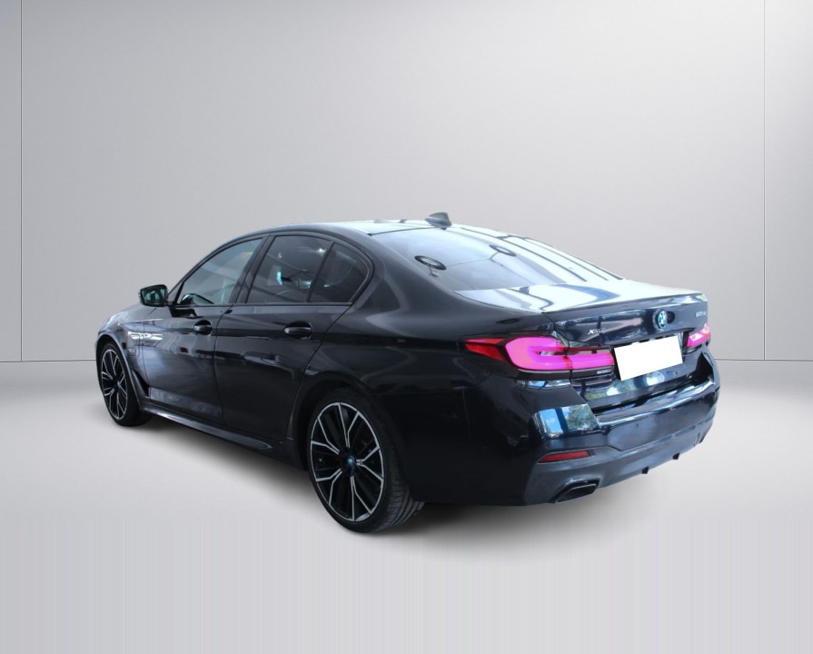 BMW Seria 5 545e xDrive M Sport (4)