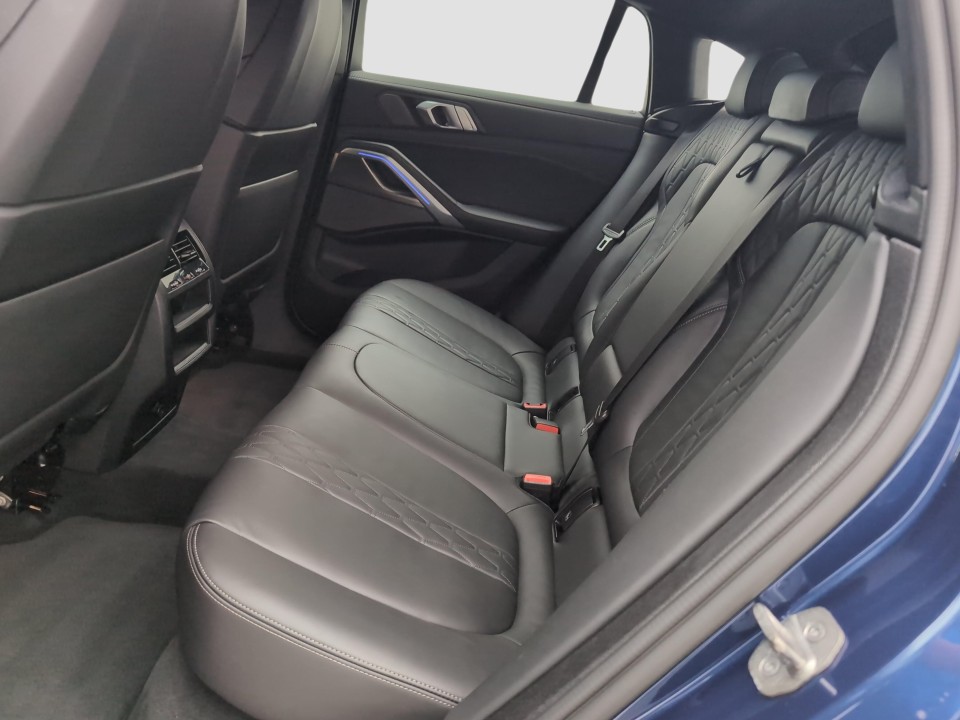 BMW X6 M 50I - foto 8