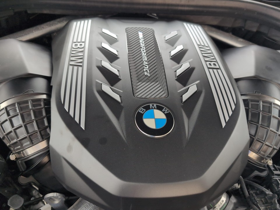 BMW X6 M 50I - foto 11