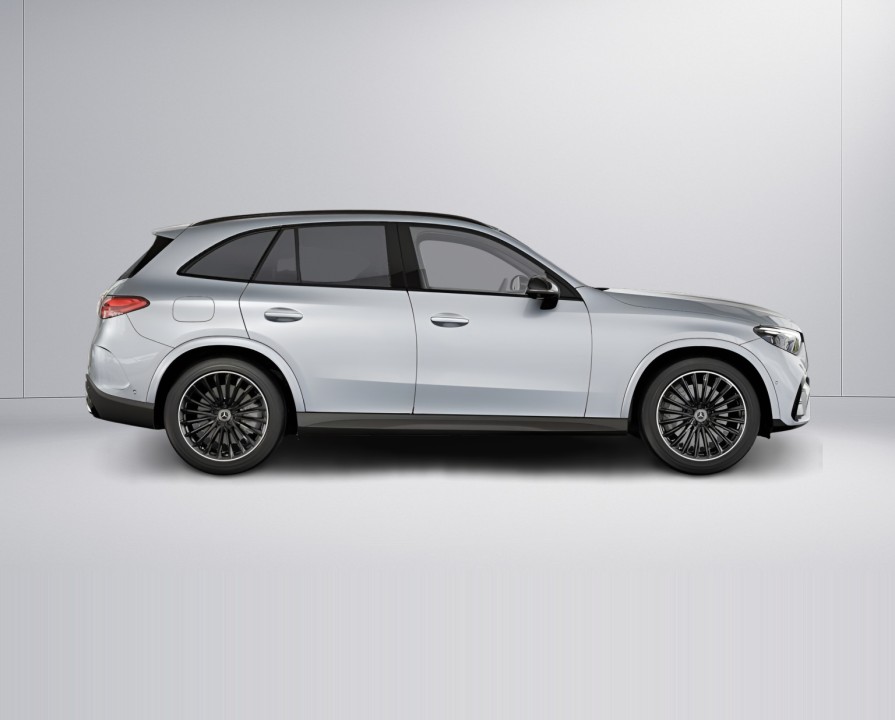 Mercedes-Benz GLC 300e 4MATIC AMG (3)