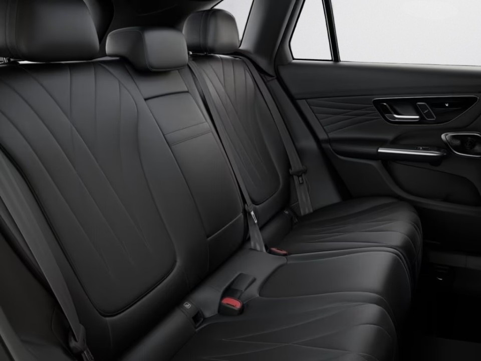 Mercedes-Benz GLC 300e 4MATIC AMG - foto 10