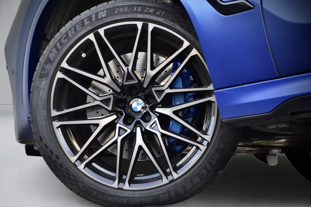 BMW X6 M Competition - foto 22