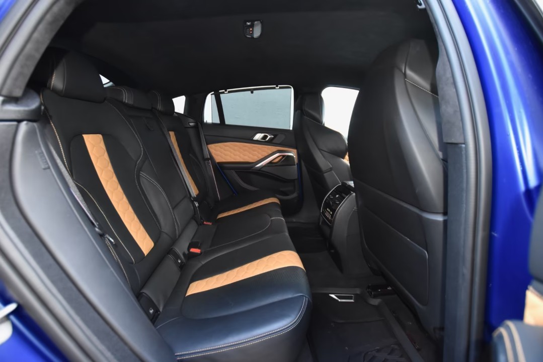 BMW X6 M Competition - foto 9
