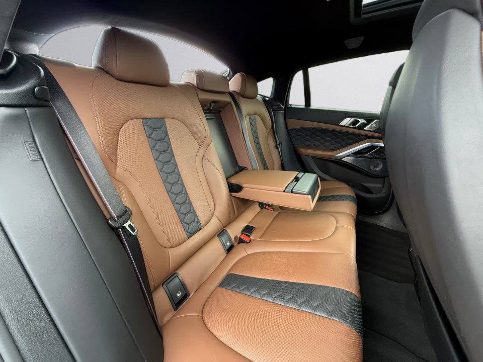 BMW X6 M Competition - foto 15