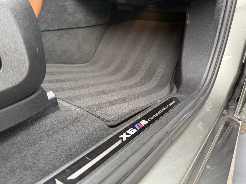 BMW X6 M Competition - foto 26
