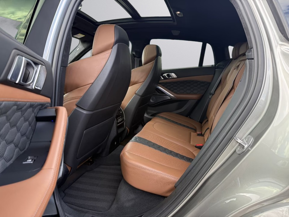 BMW X6 M Competition - foto 12