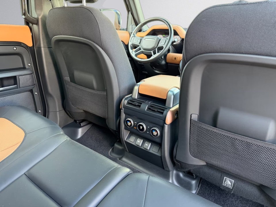 Land Rover Defender P400 - foto 18