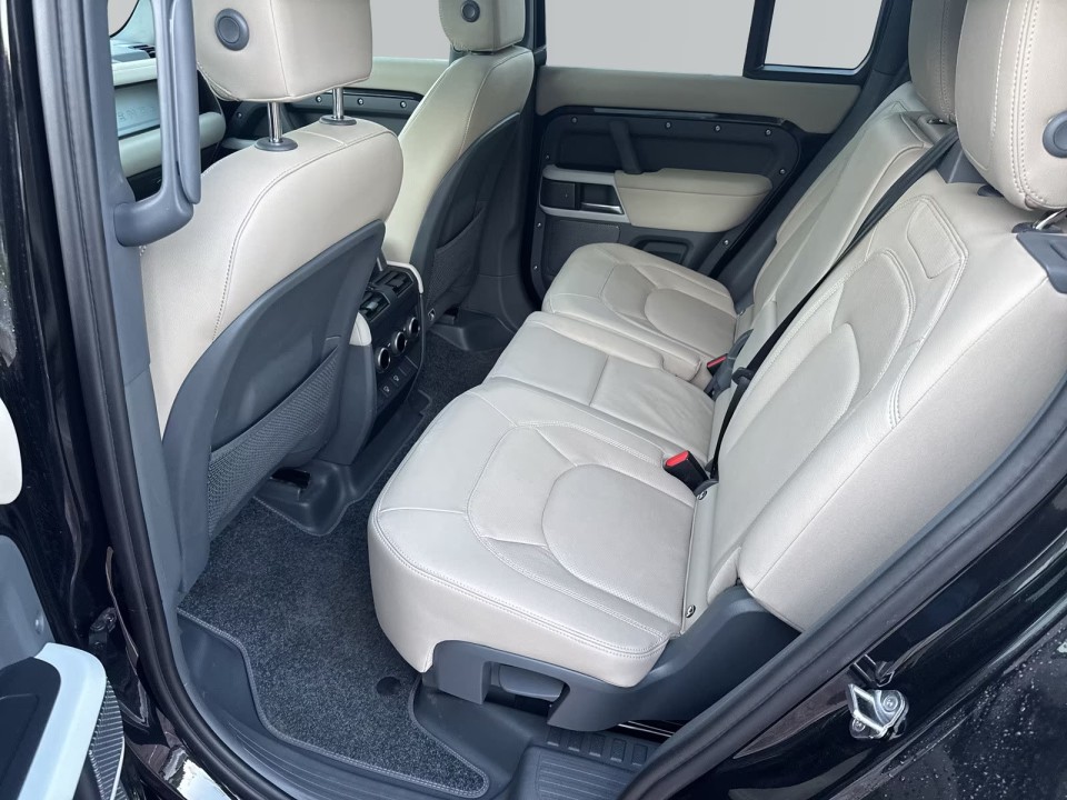 Land Rover Defender P400 - foto 8